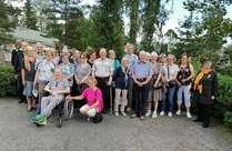 Tuusulan rantatien retken ryhmäkuva.