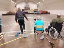 Juvan liikuntakerho pelaamassa.